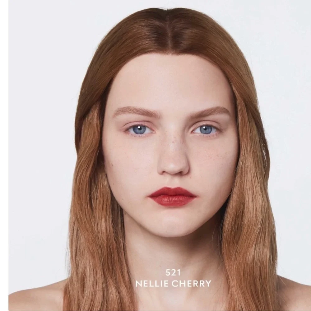Gucci | Lipstick | Rouge A Levres Liquide Mat | Nellie Red - Picture 7 of 13